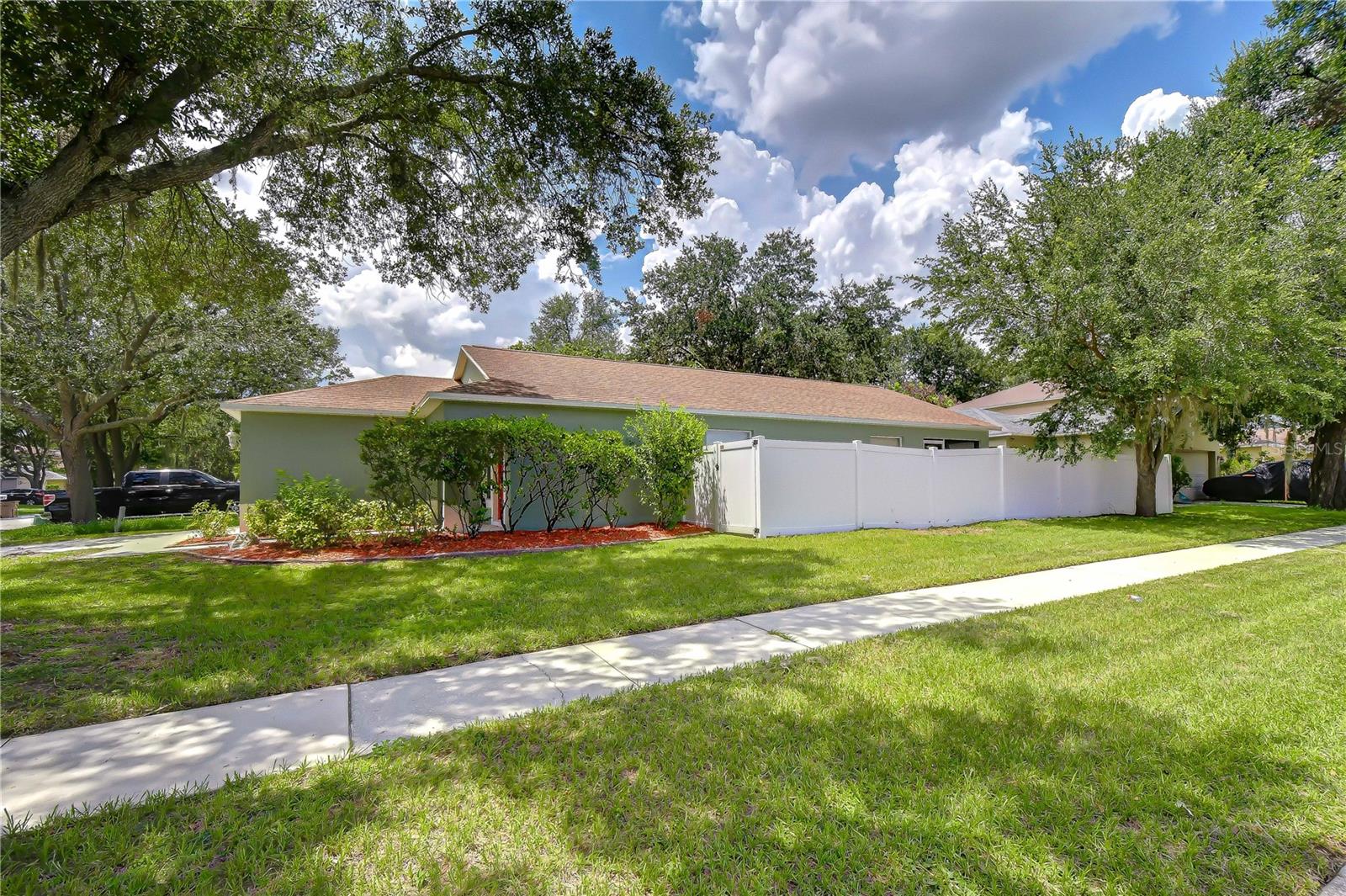 8736 MORRISON OAKS COURT