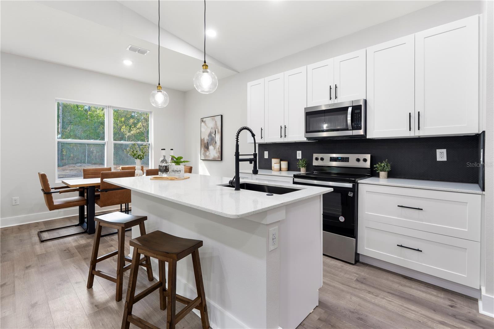 ROLLING HILLS - Residential Lease