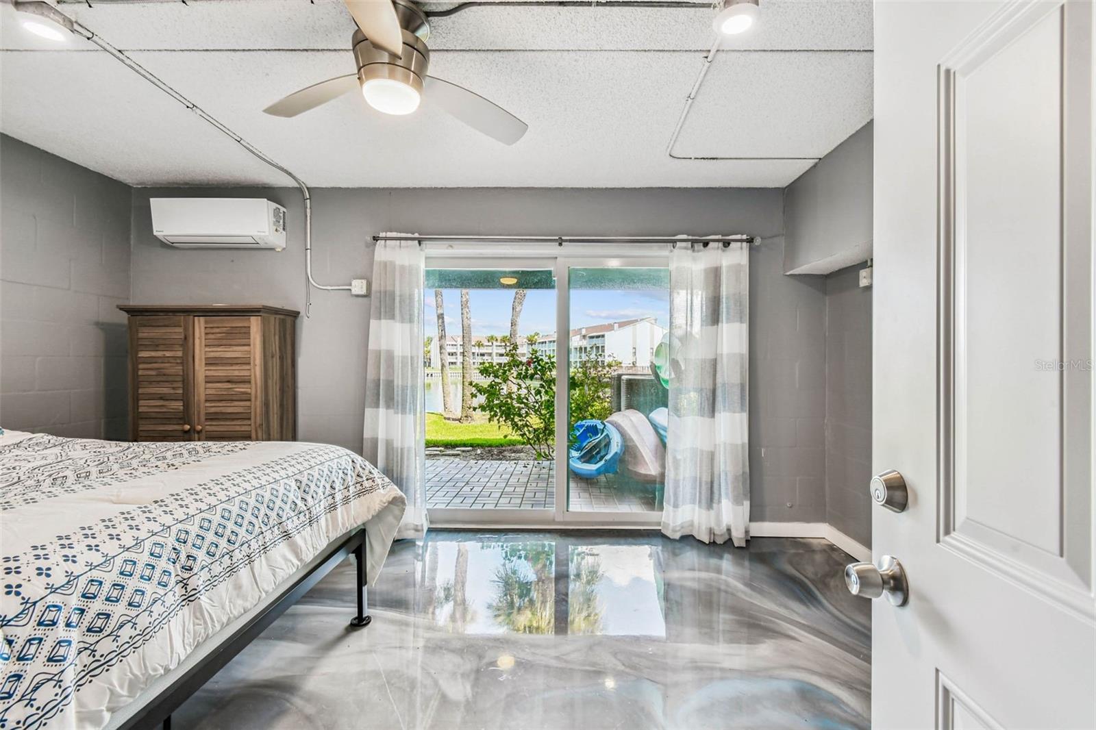 CAPRI HARBOR CONDO - Residential
