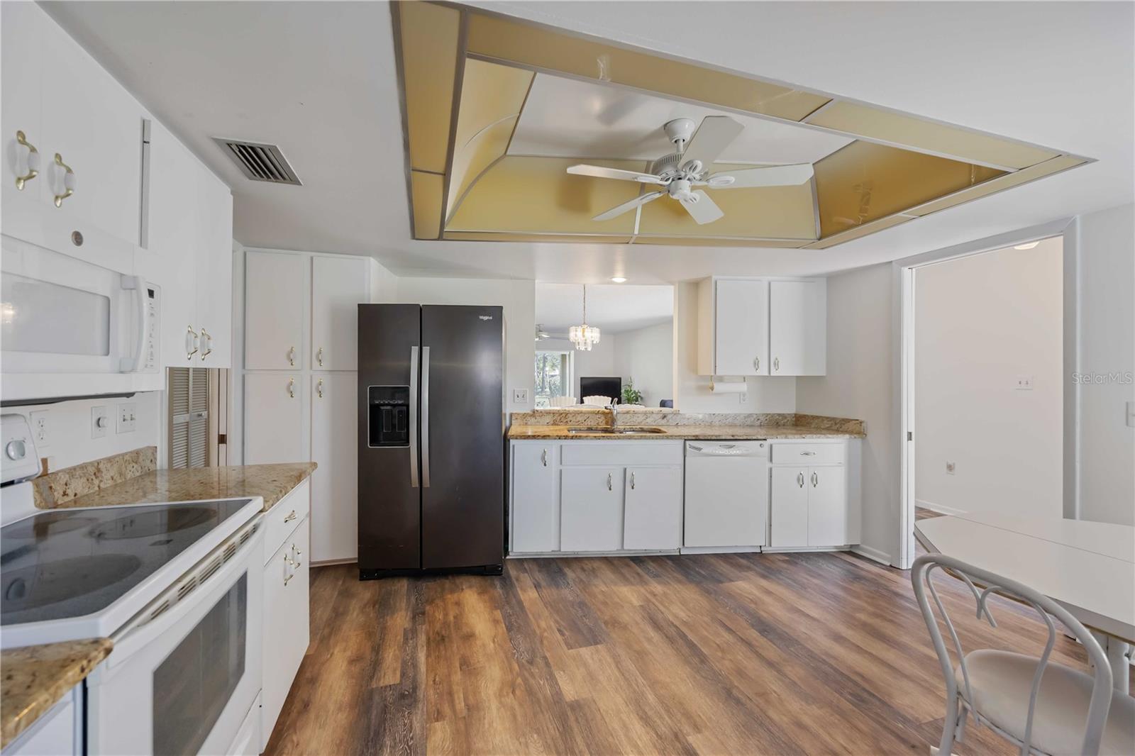 CENTER GATE VILLAGE 3 - Residential