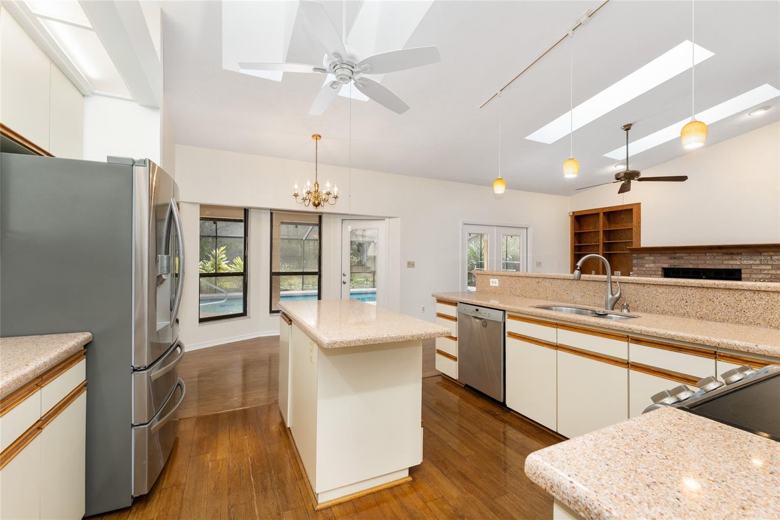 KENWOOD - Residential