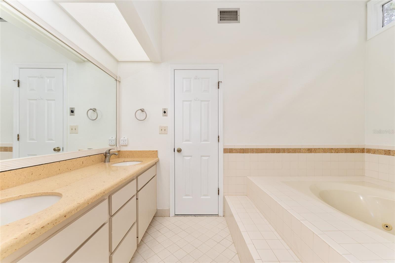 KENWOOD - Residential