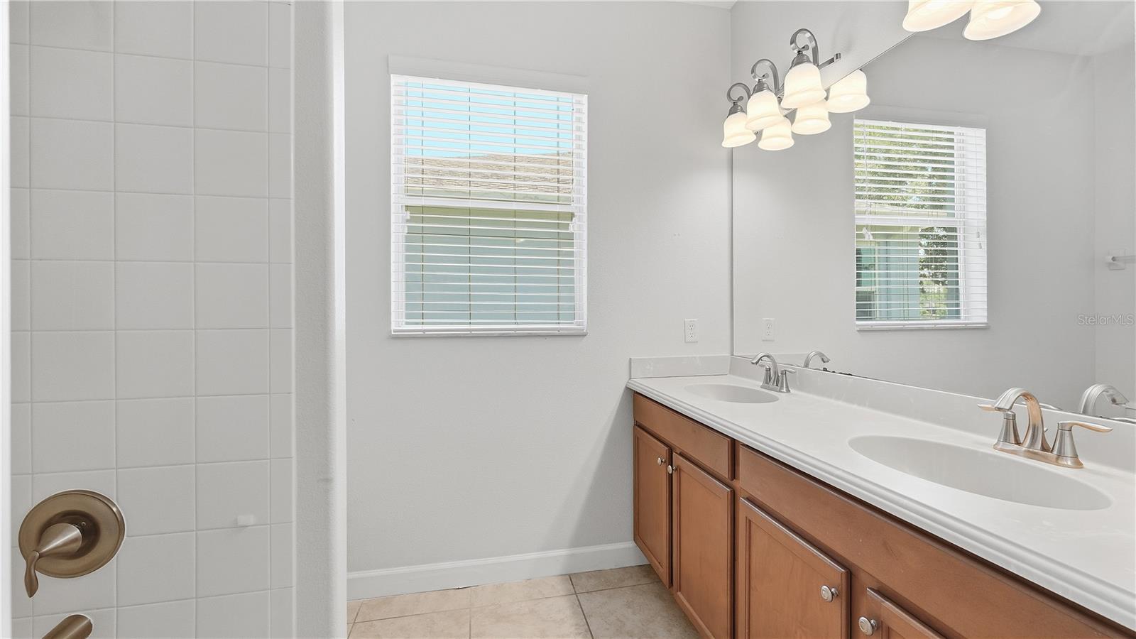 WYNDHAM LAKES ESTATES - Residential Lease