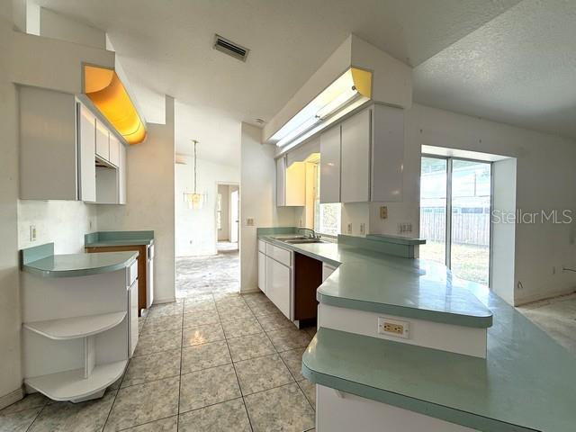 SOUTH VENICE - Residential