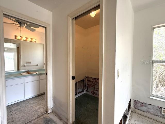 SOUTH VENICE - Residential