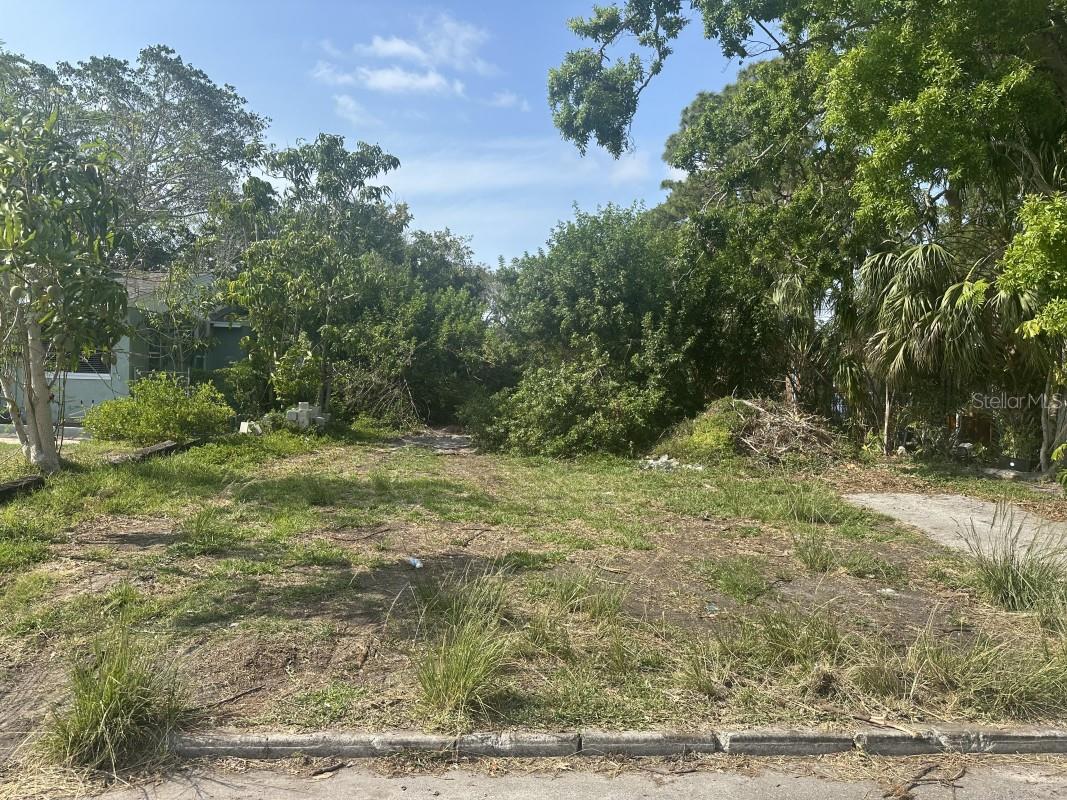 Prime vacant lot nestled in the heart of St. Petersburg’s thriving Southside. Offers a fantastic opportunity to bring your vision to life—whether you’re a homeowner ready to build or an investor looking for your next project. Just mintues to downtown St Pete, the skyway Marina District, and i-275. Short drive to Gulf Beaches, No HOA or CDD fees.