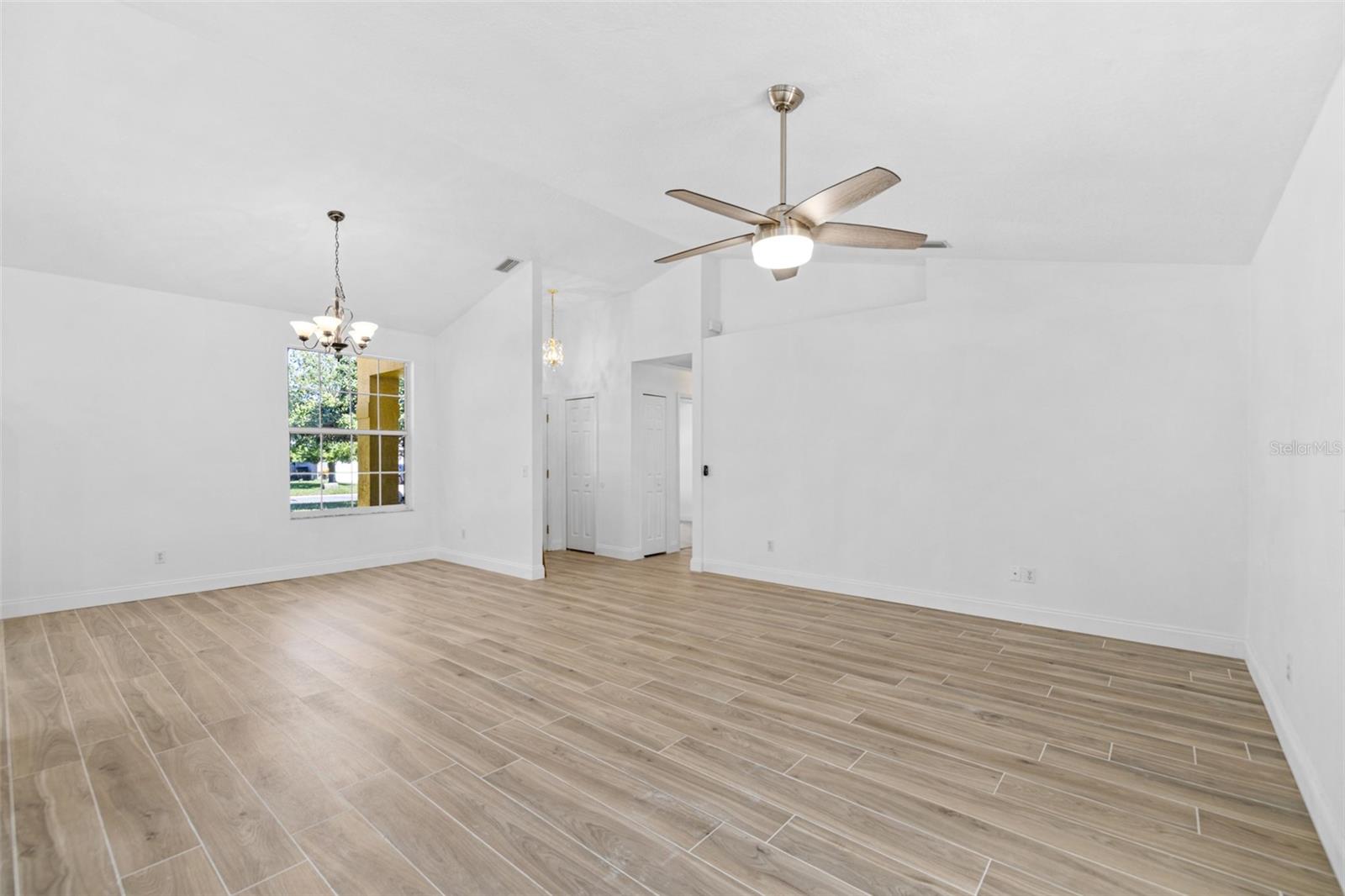 WINDING WOODS UNIT 04 - Residential