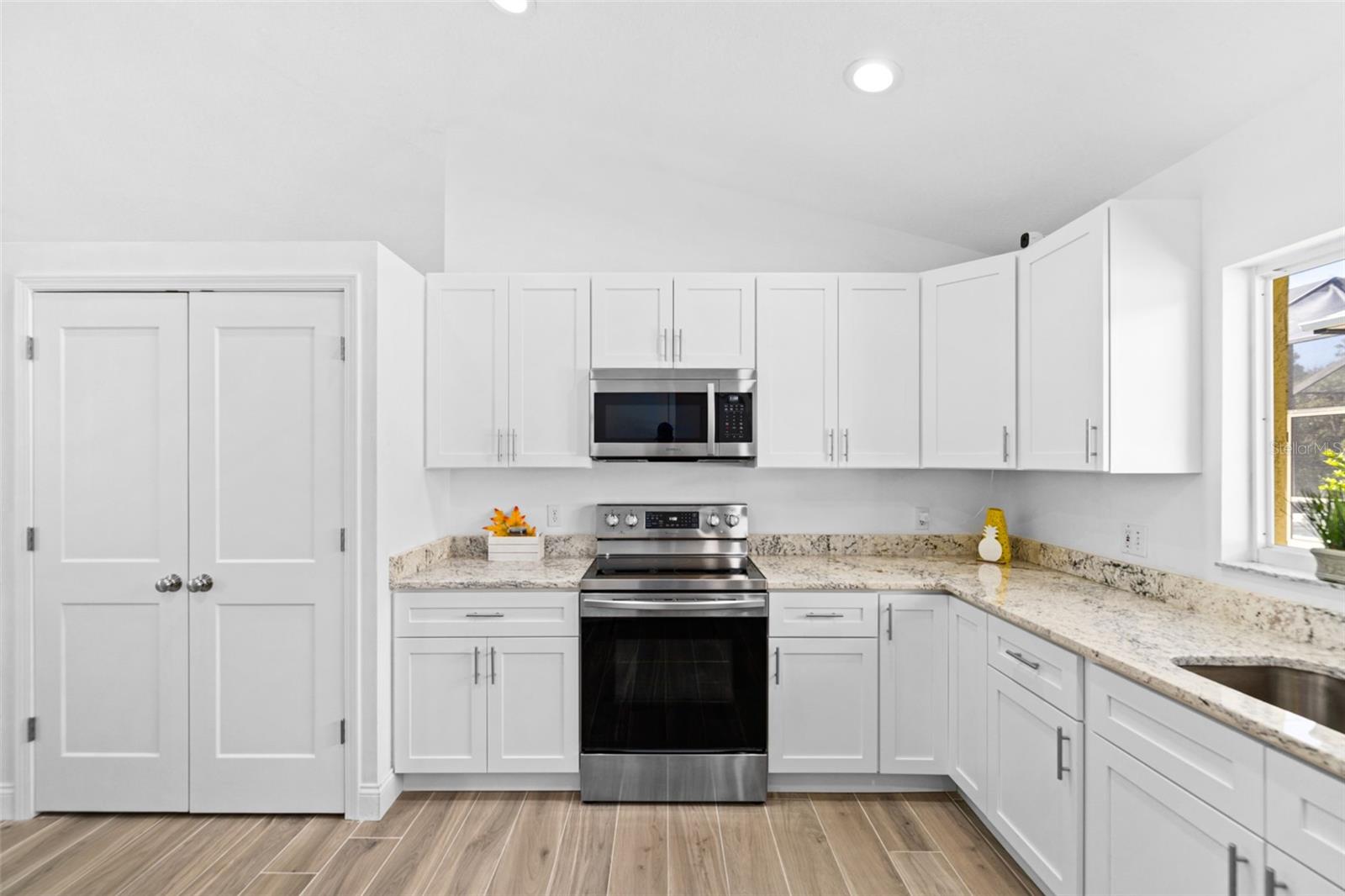 WINDING WOODS UNIT 04 - Residential