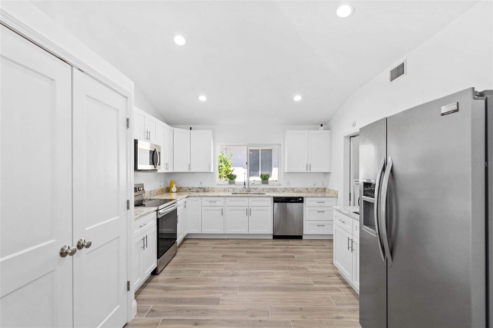 WINDING WOODS UNIT 04 - Residential