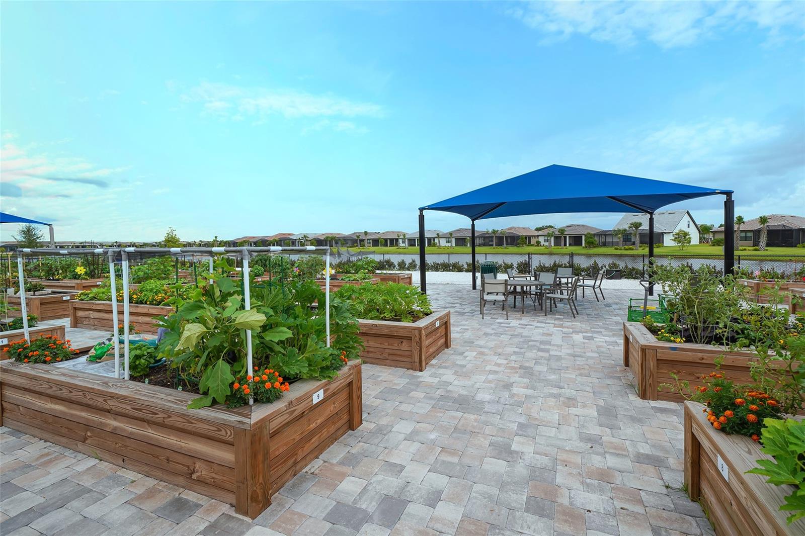 ISLANDWALK/THE WEST VLGS PH 5 - Residential