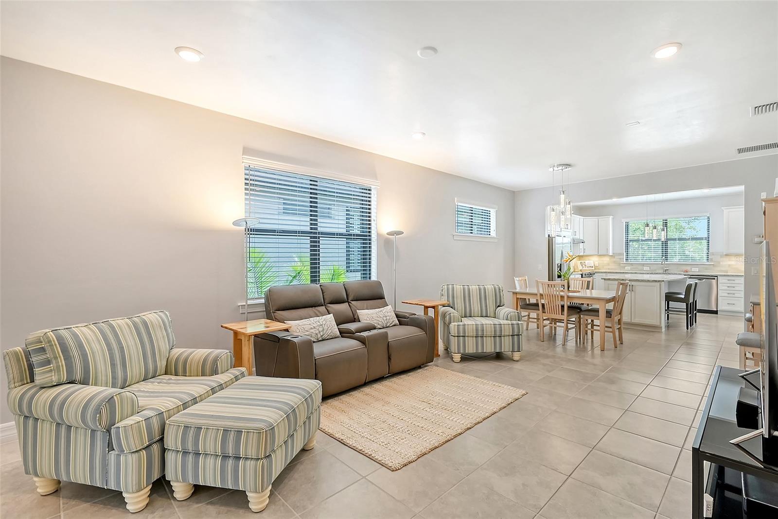 ISLANDWALK/THE WEST VLGS PH 5 - Residential