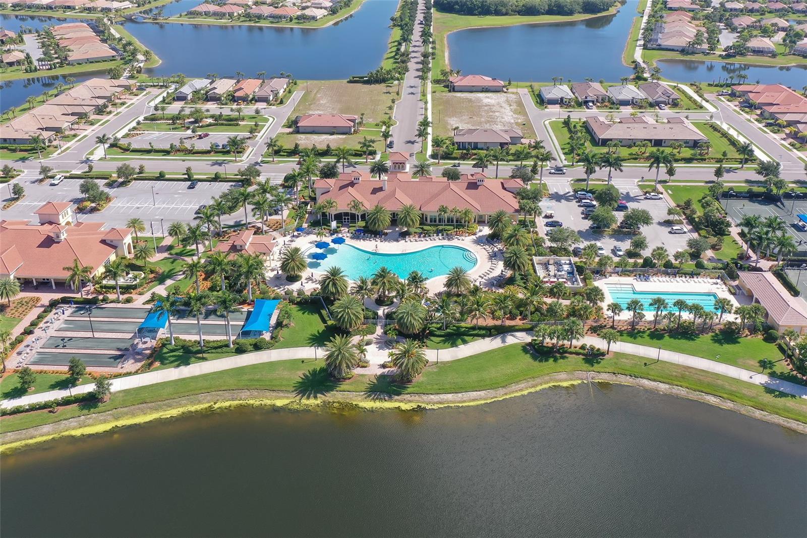 ISLANDWALK/THE WEST VLGS PH 5 - Residential