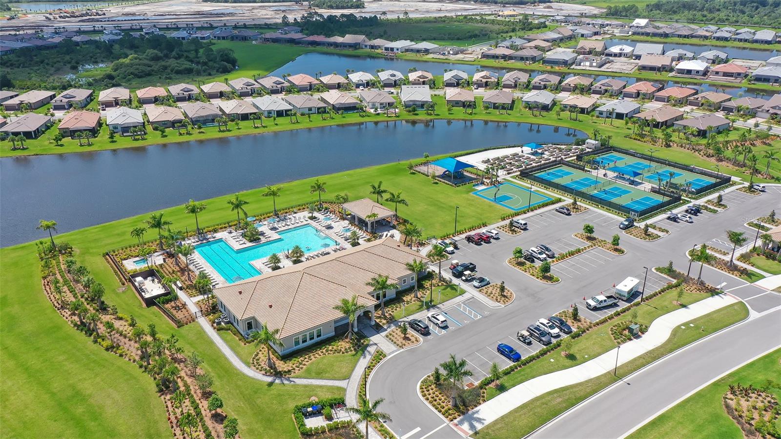 ISLANDWALK/THE WEST VLGS PH 5 - Residential