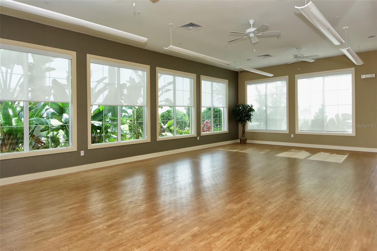 ISLANDWALK/THE WEST VLGS PH 5 - Residential