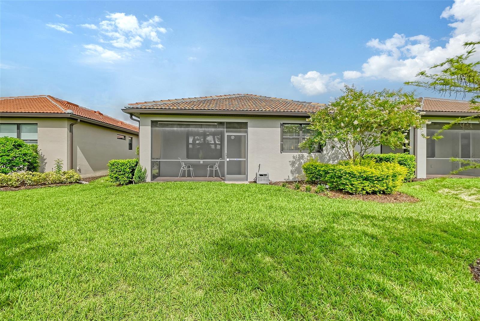 ISLANDWALK/THE WEST VLGS PH 5 - Residential