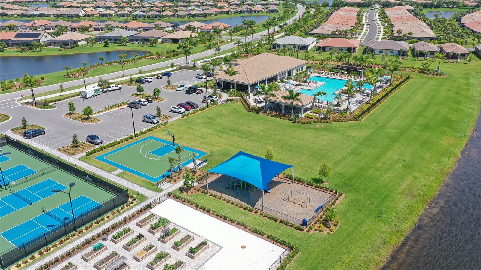 ISLANDWALK/THE WEST VLGS PH 5 - Residential