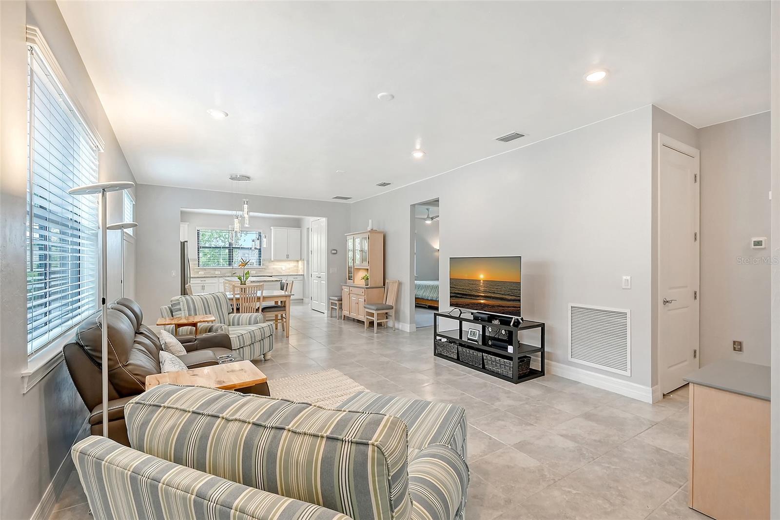 ISLANDWALK/THE WEST VLGS PH 5 - Residential