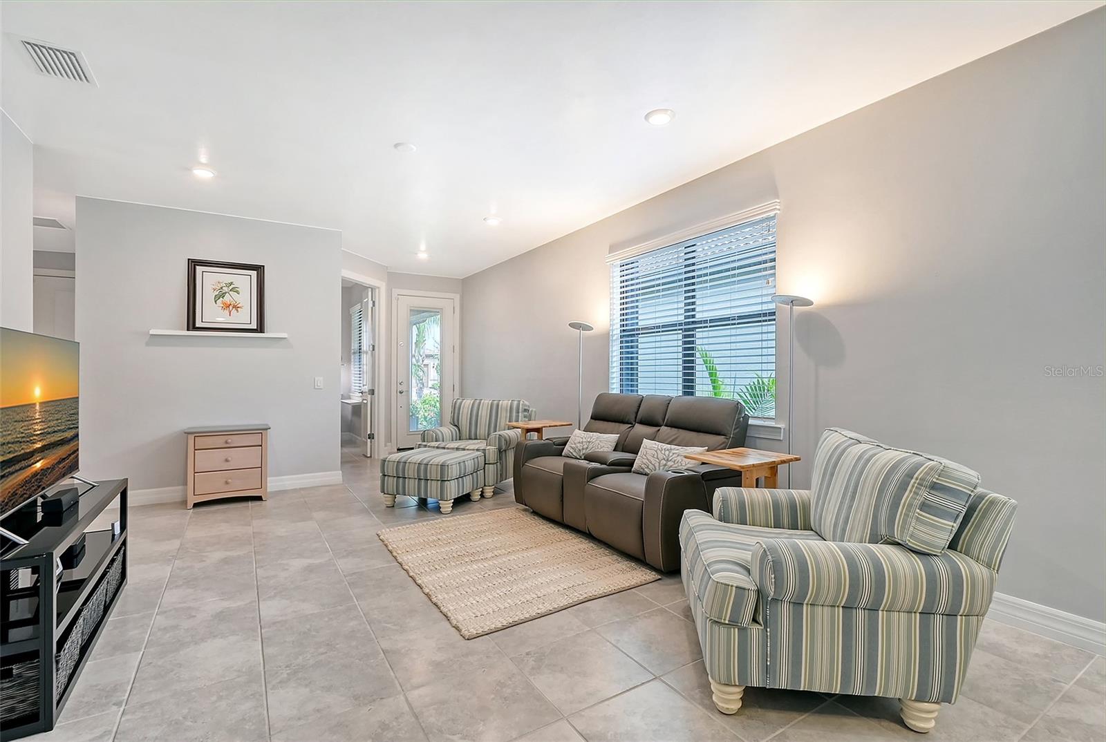 ISLANDWALK/THE WEST VLGS PH 5 - Residential