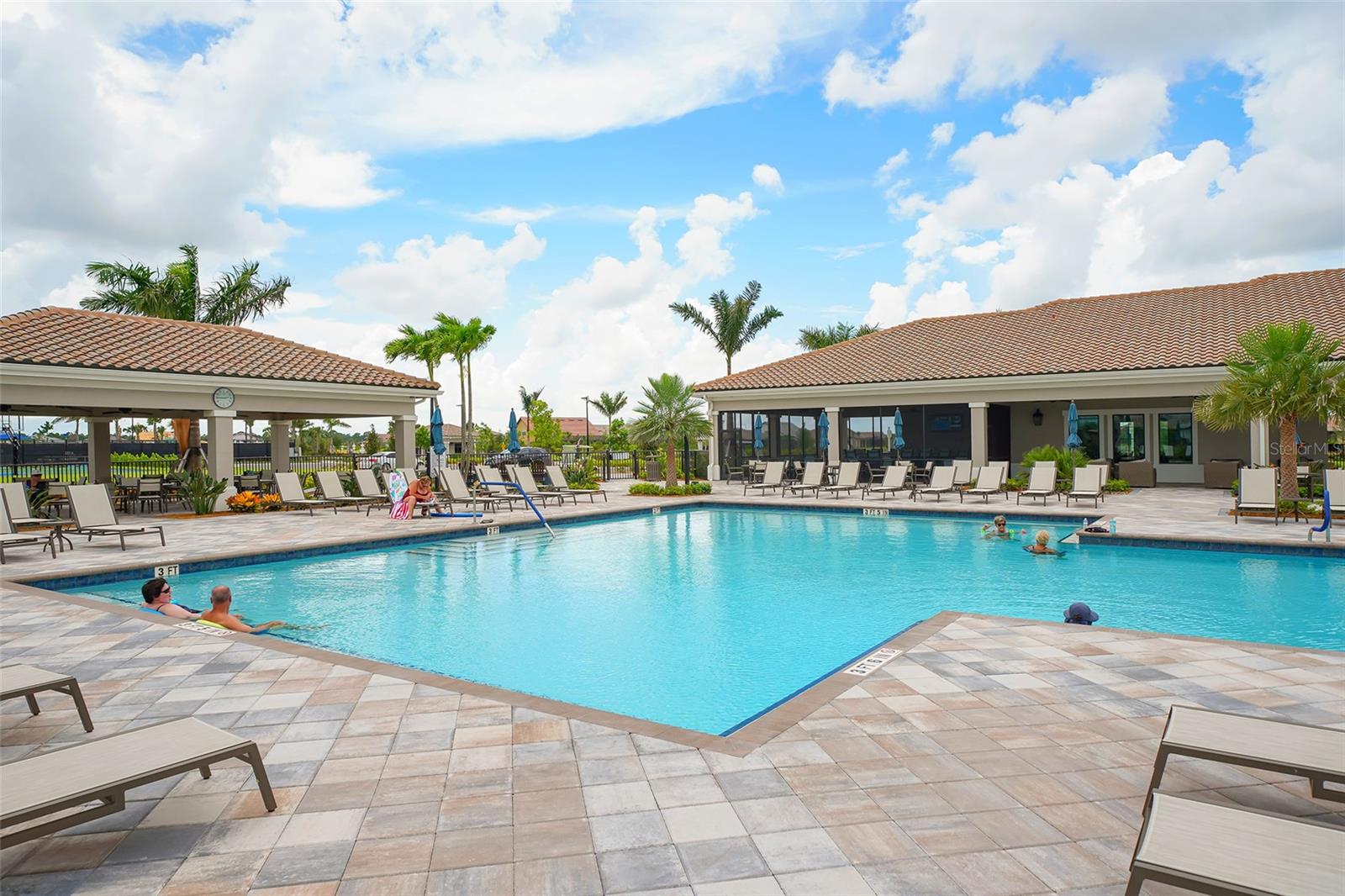 ISLANDWALK/THE WEST VLGS PH 5 - Residential