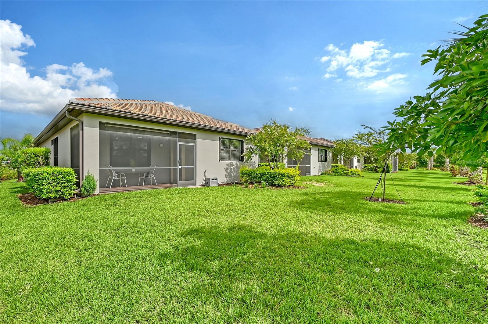 ISLANDWALK/THE WEST VLGS PH 5 - Residential