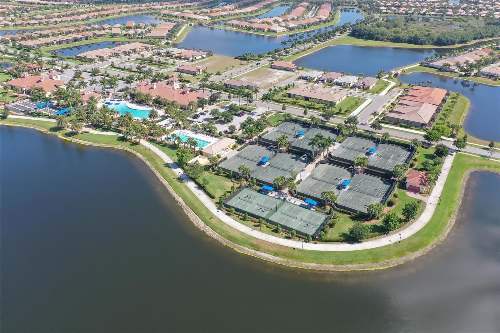 ISLANDWALK/THE WEST VLGS PH 5 - Residential