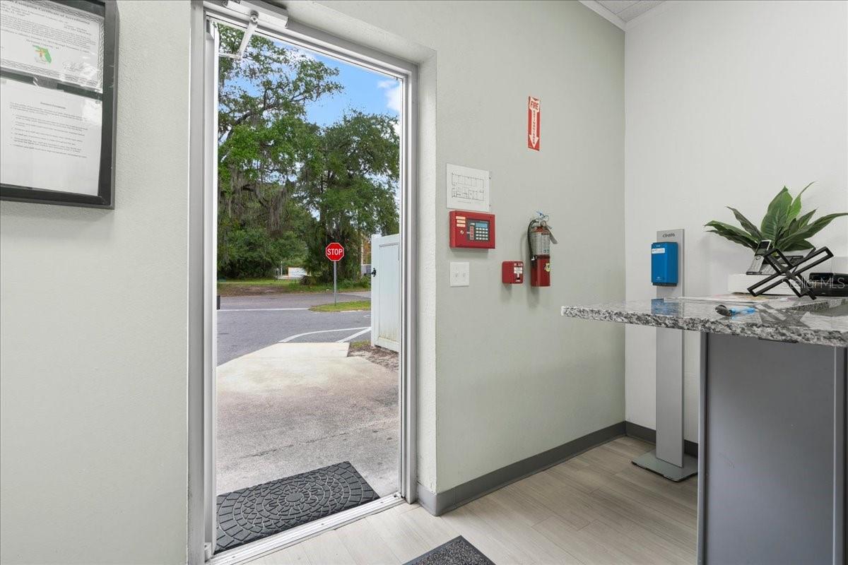 NORTHEAST SEOLA - Commercial Sale