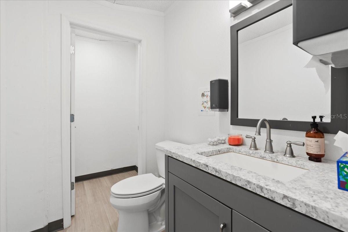 NORTHEAST SEOLA - Commercial Sale