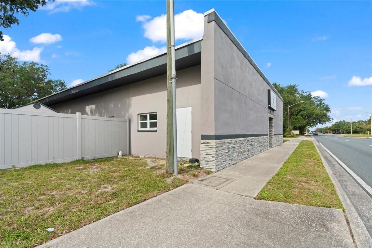 NORTHEAST SEOLA - Commercial Sale