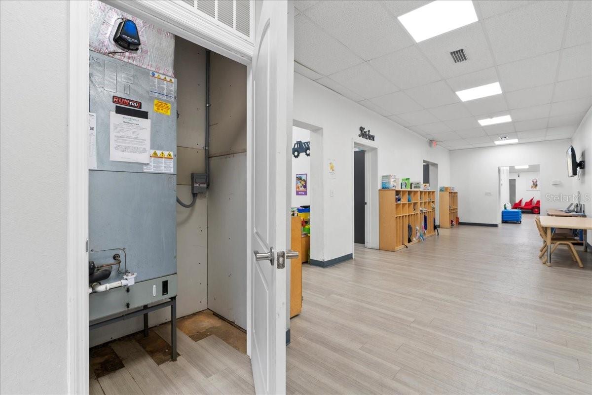 NORTHEAST SEOLA - Commercial Sale