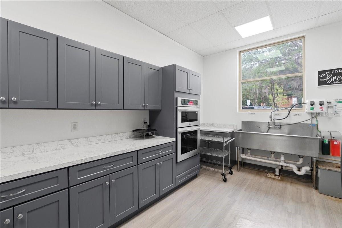 NORTHEAST SEOLA - Commercial Sale