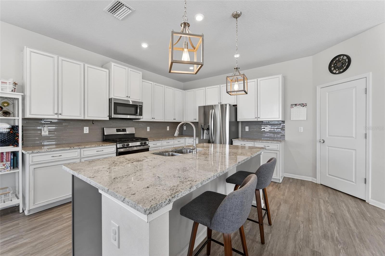 LUCAYA LAKE CLUB PH 4A - Residential