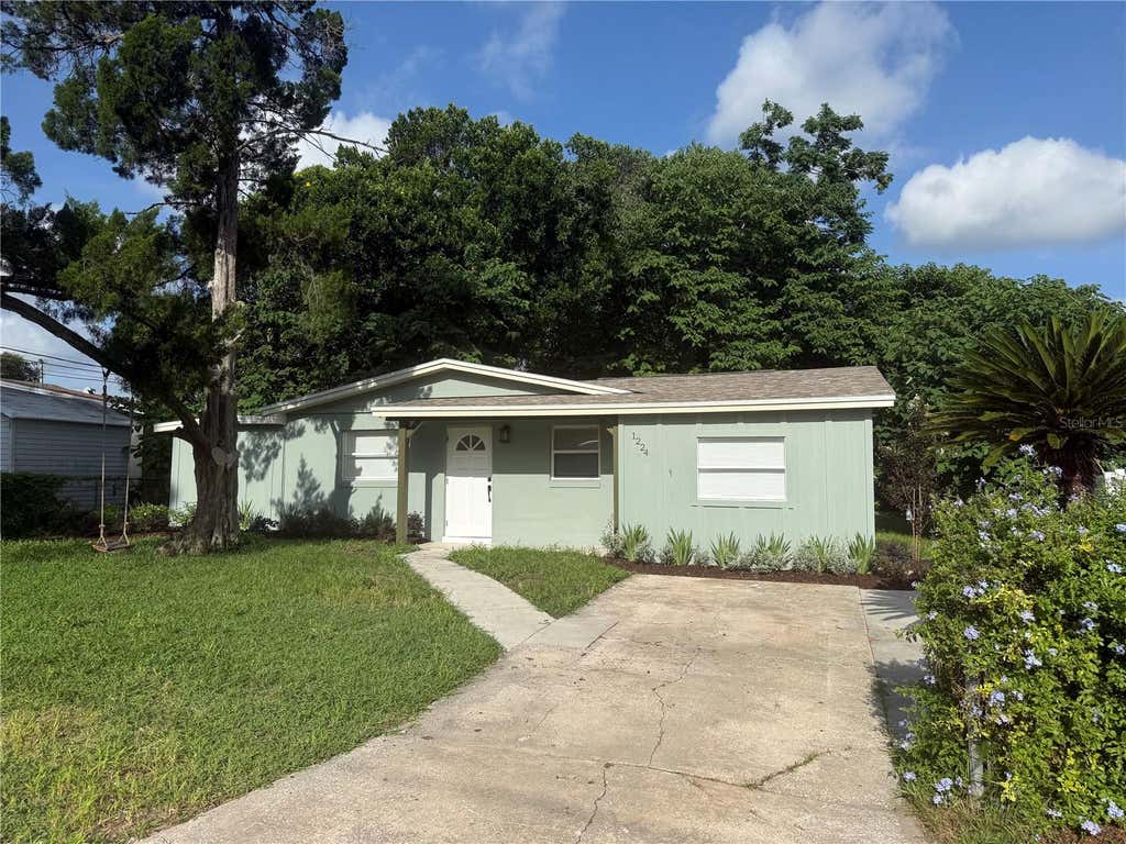 Photo of 1224 Helen Street, Apopka, FL 32703 (MLS # O6428739)