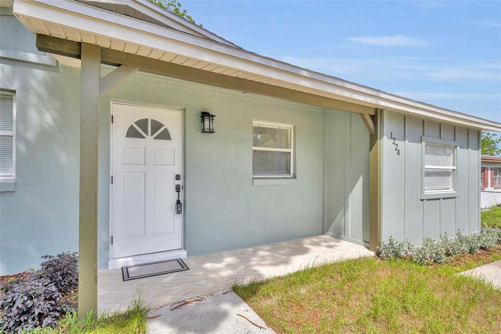 Photo of 1224 Helen Street, Apopka, FL 32703 (MLS # O6428739)