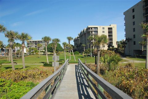 A home in LONGBOAT KEY