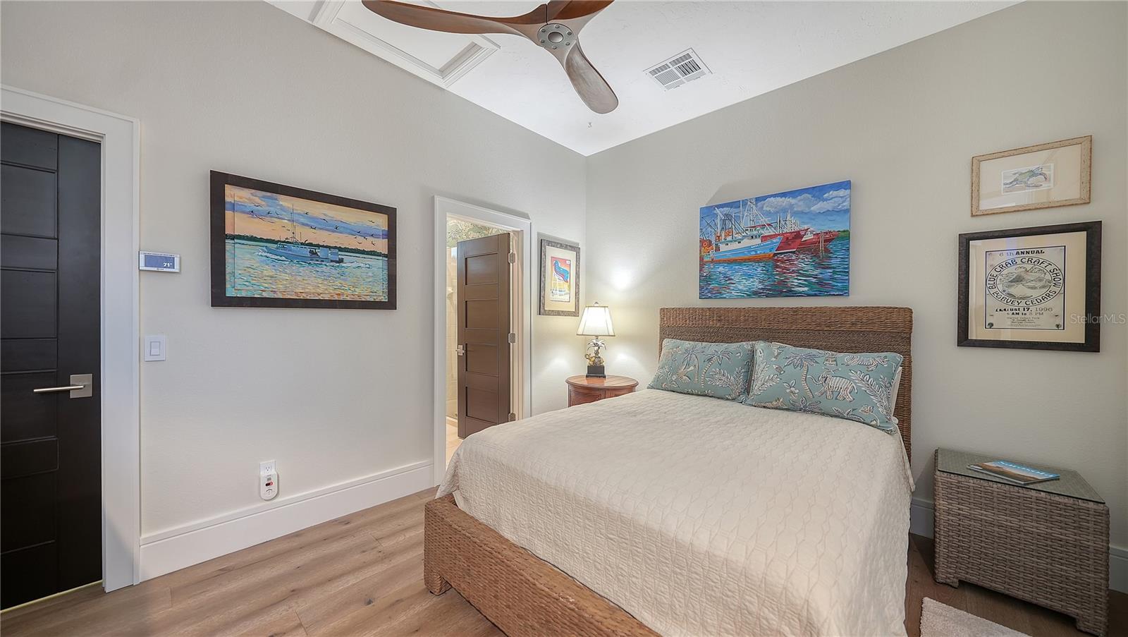 QUEENS HARBOUR - Residential