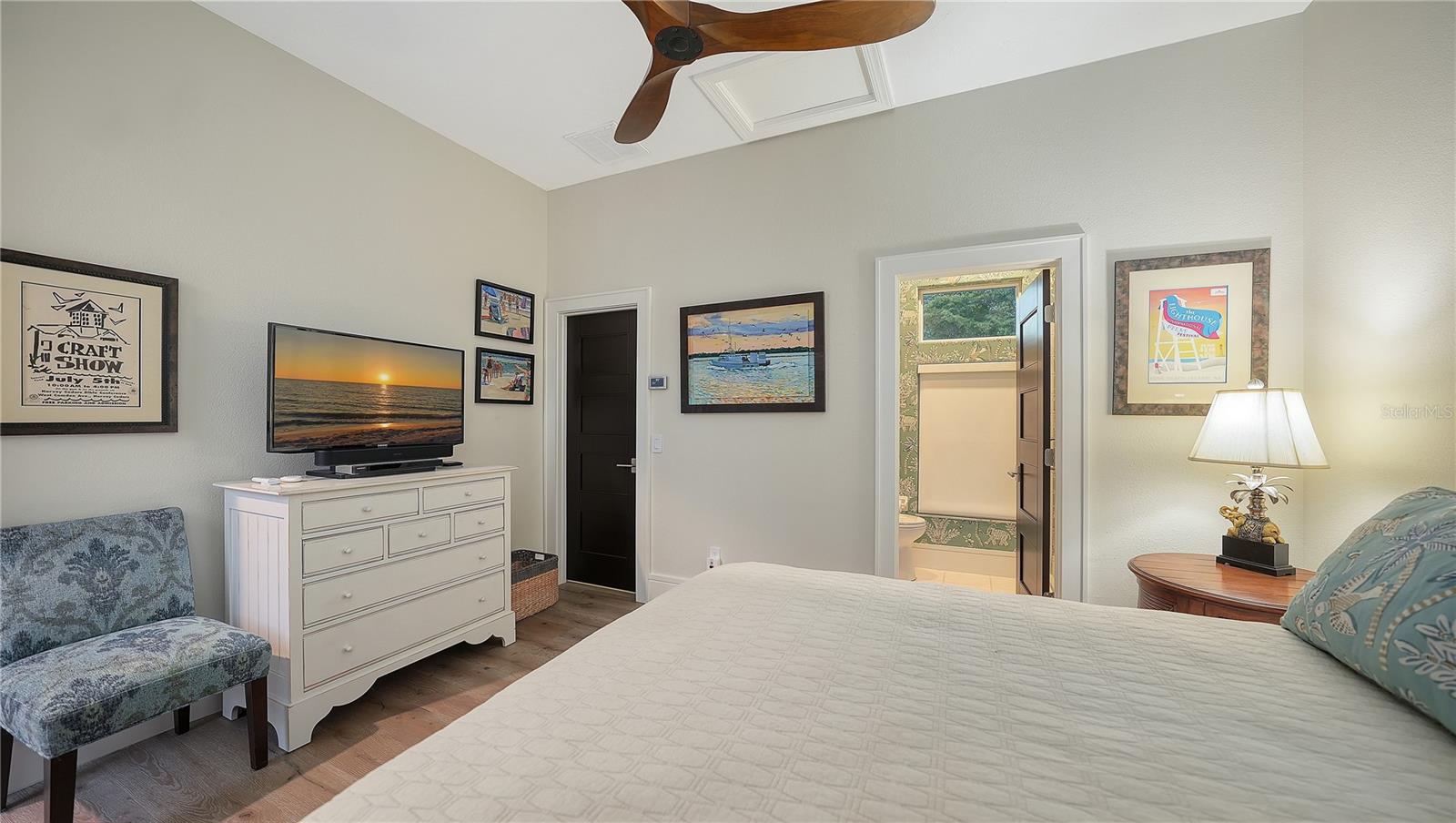 QUEENS HARBOUR - Residential