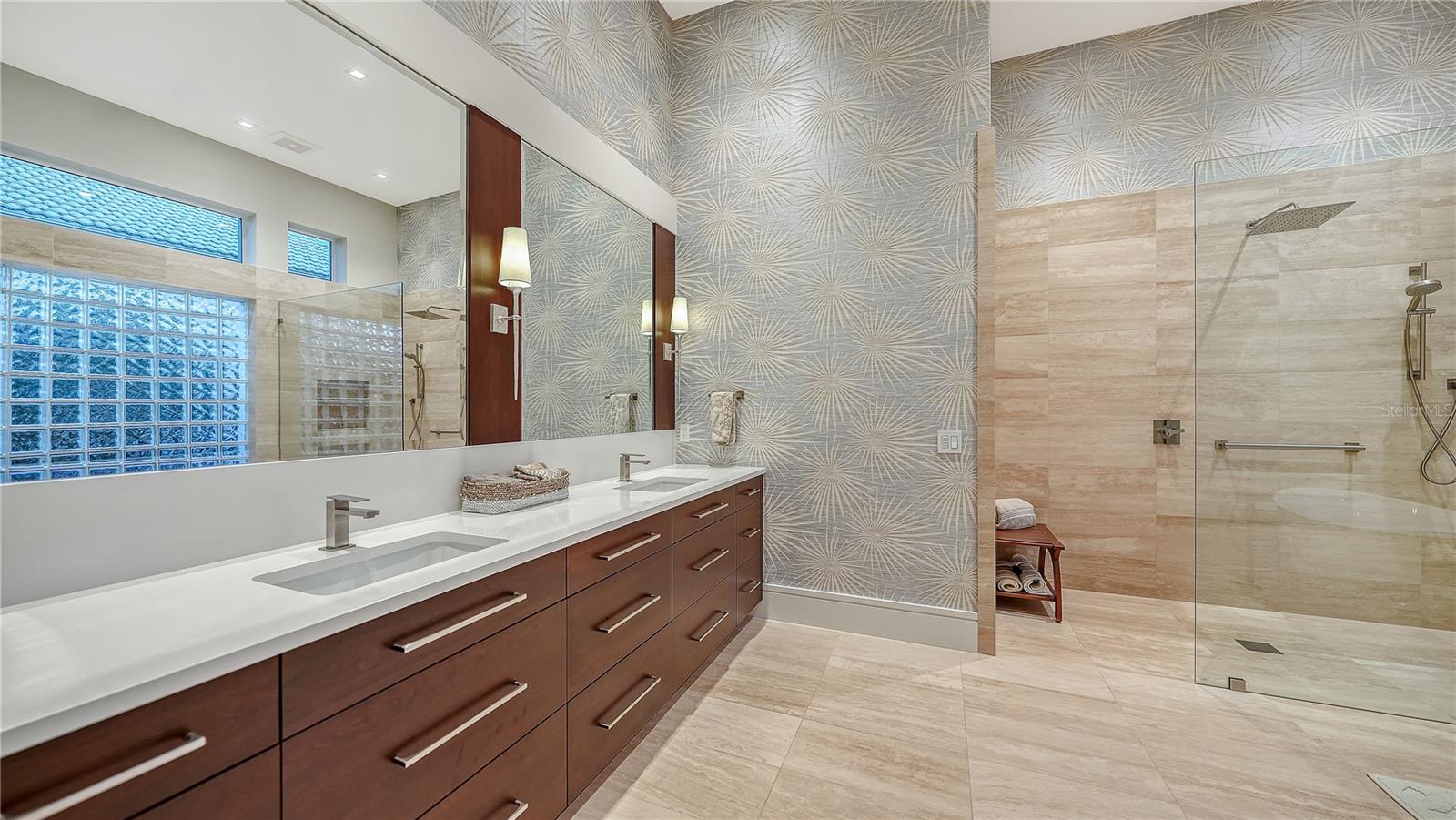 QUEENS HARBOUR - Residential