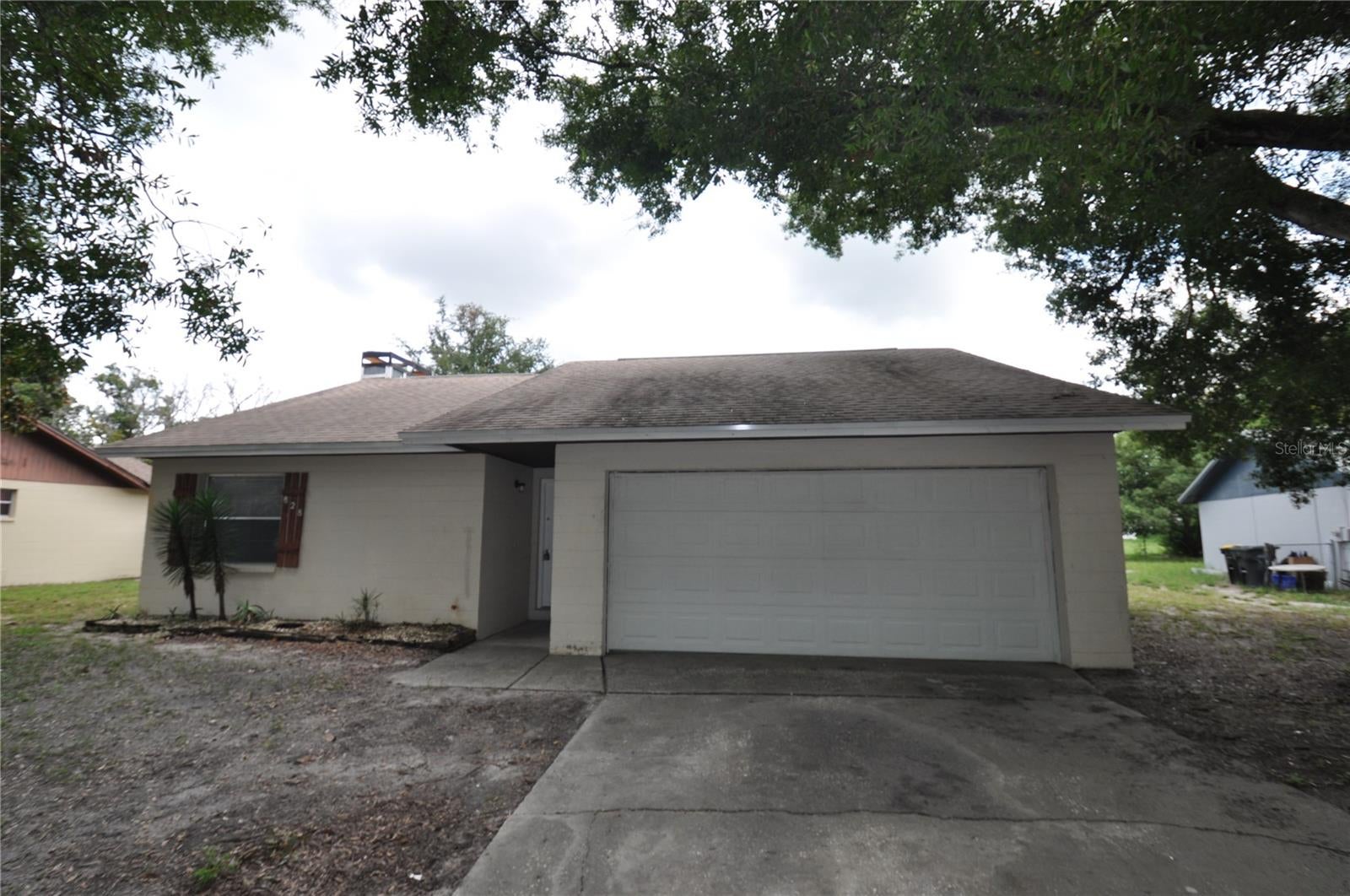 828 CINNAMON DRIVE E