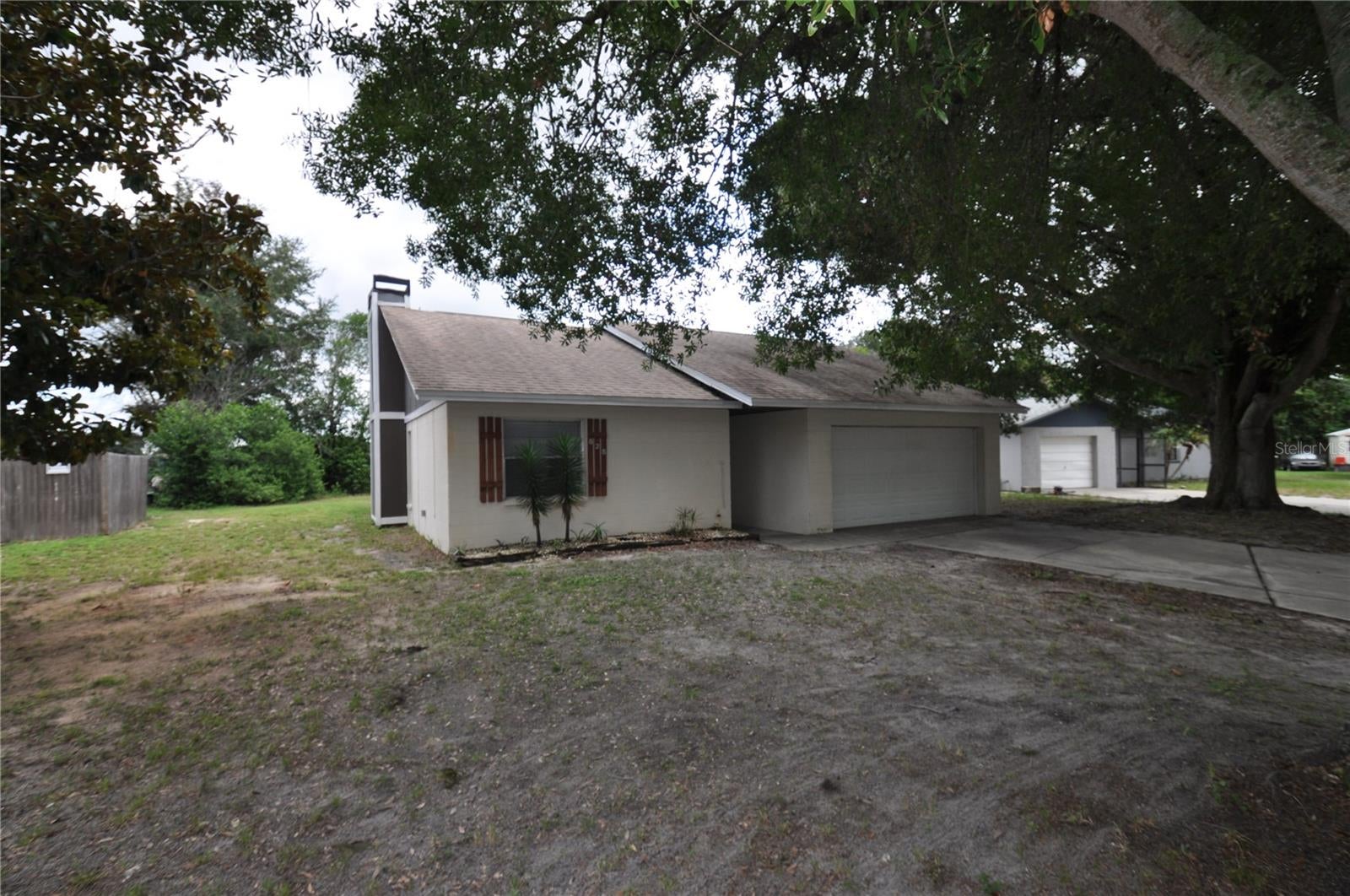 828 CINNAMON DRIVE E