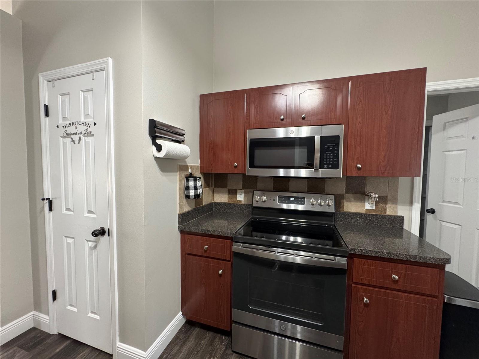 ROLLING HILLS UN 05 - Residential Lease