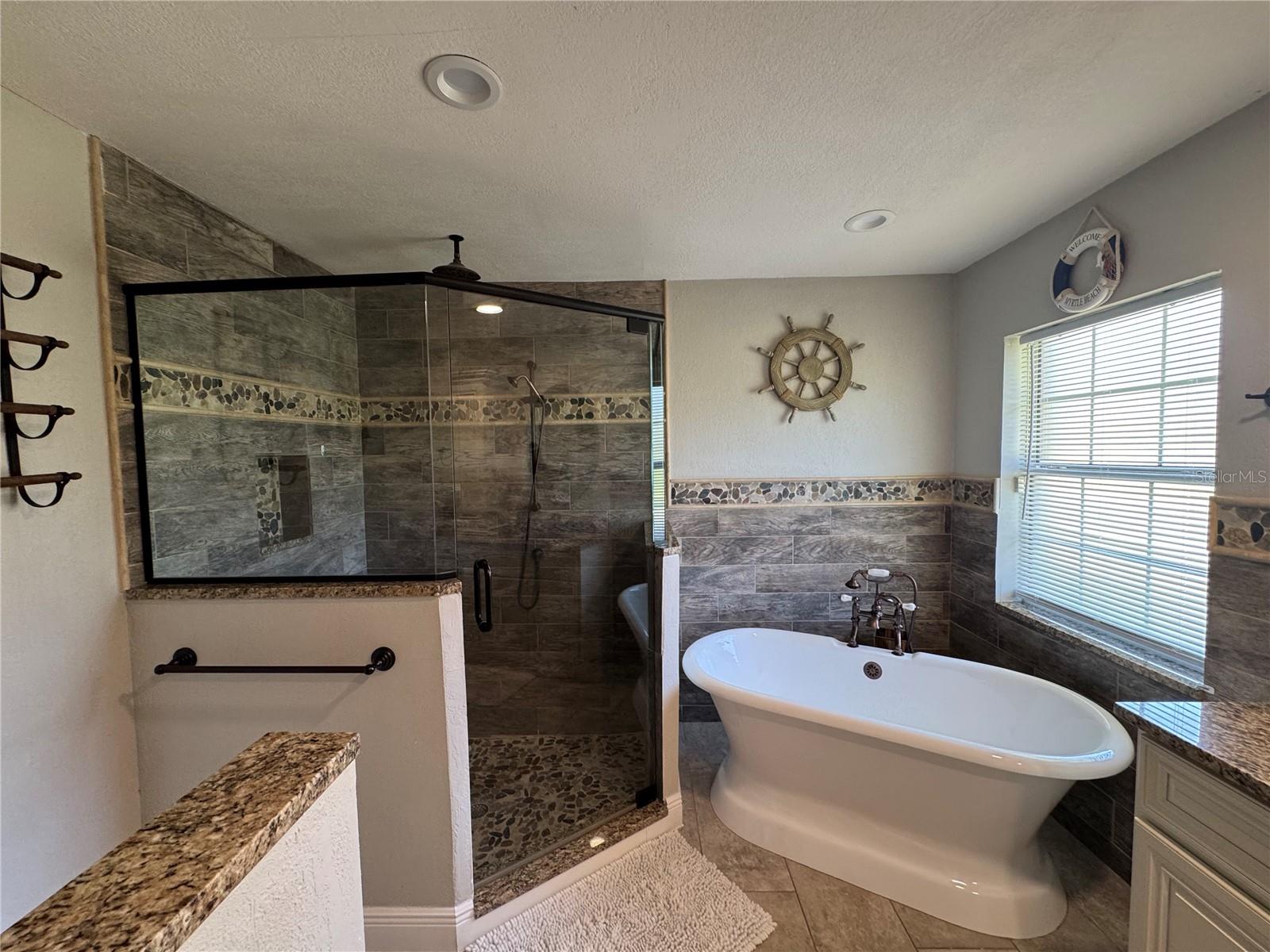 ROLLING HILLS UN 05 - Residential Lease