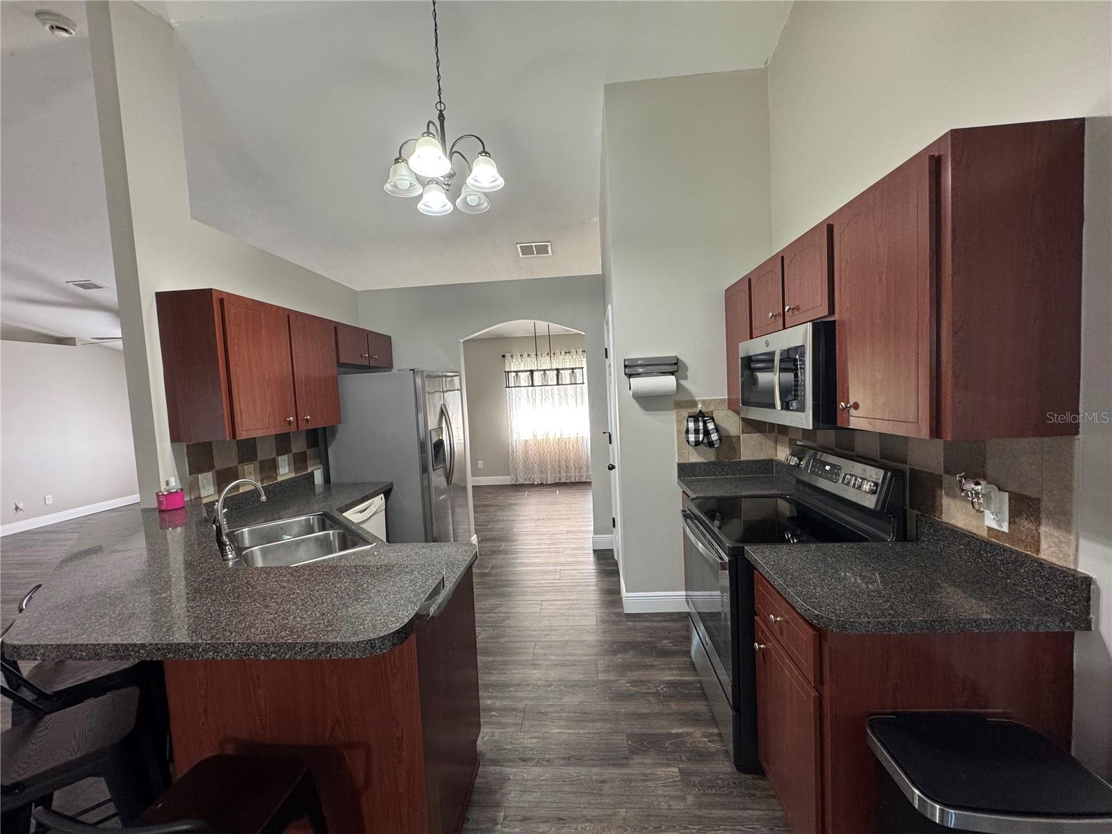 ROLLING HILLS UN 05 - Residential Lease