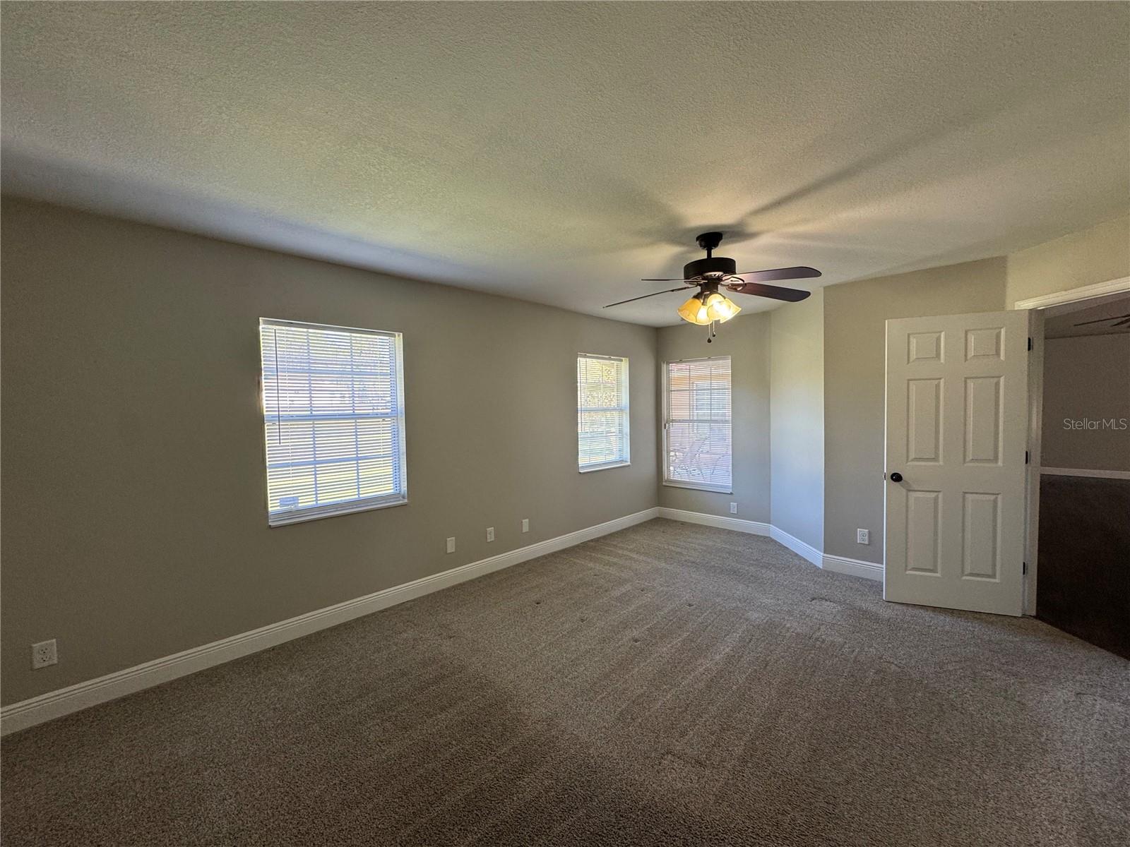 ROLLING HILLS UN 05 - Residential Lease