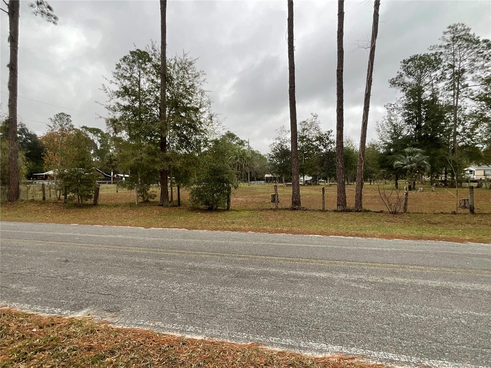 LAKE TROPICANA RANCHETTES - Residential