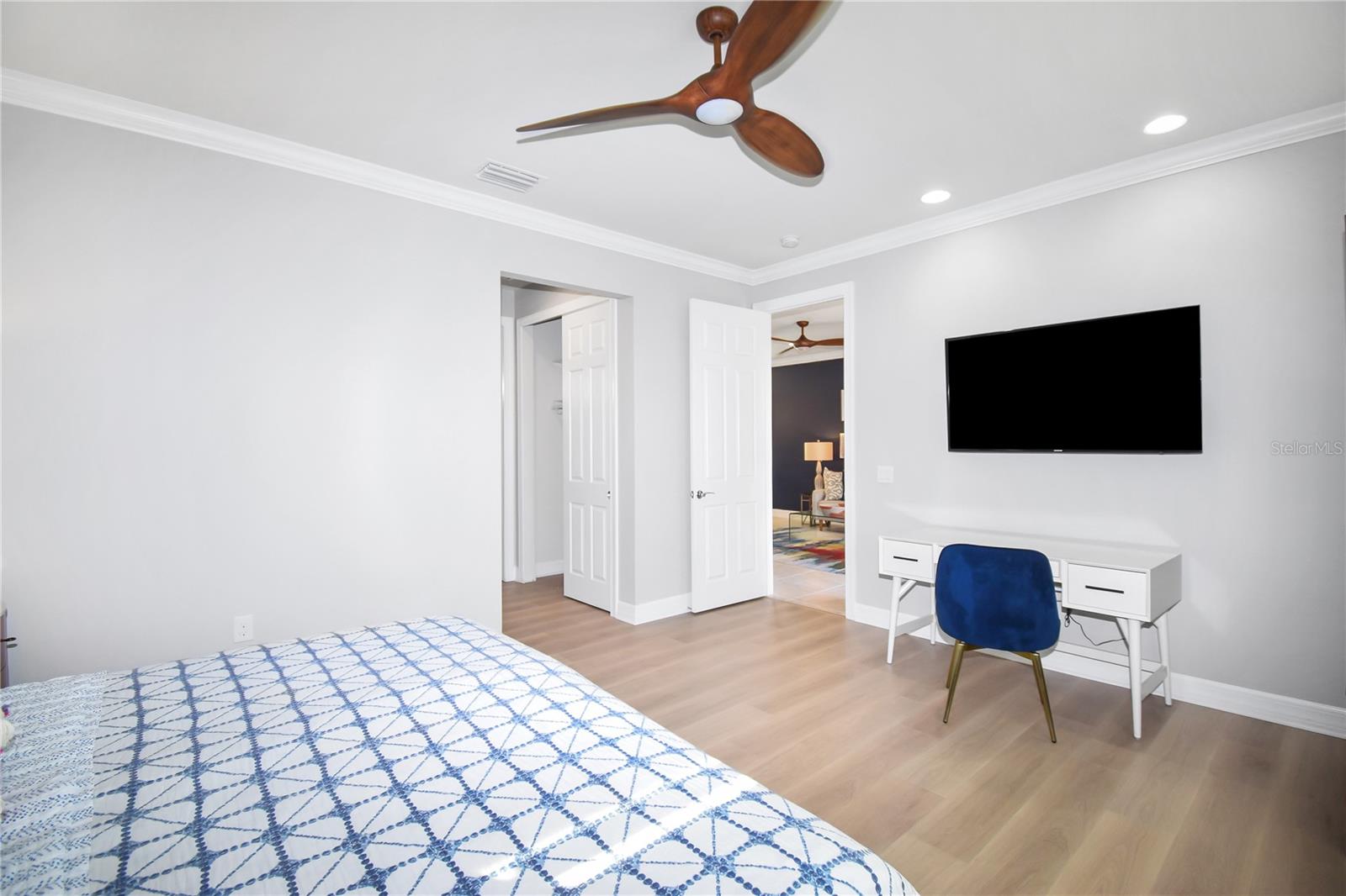 ISLANDWALK/WEST VLGS PH 4 - Residential