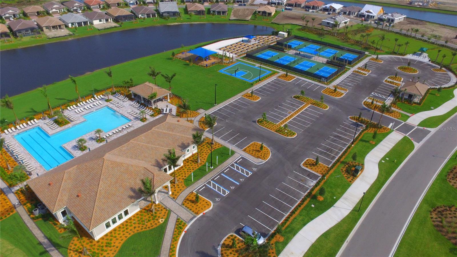 ISLANDWALK/WEST VLGS PH 4 - Residential