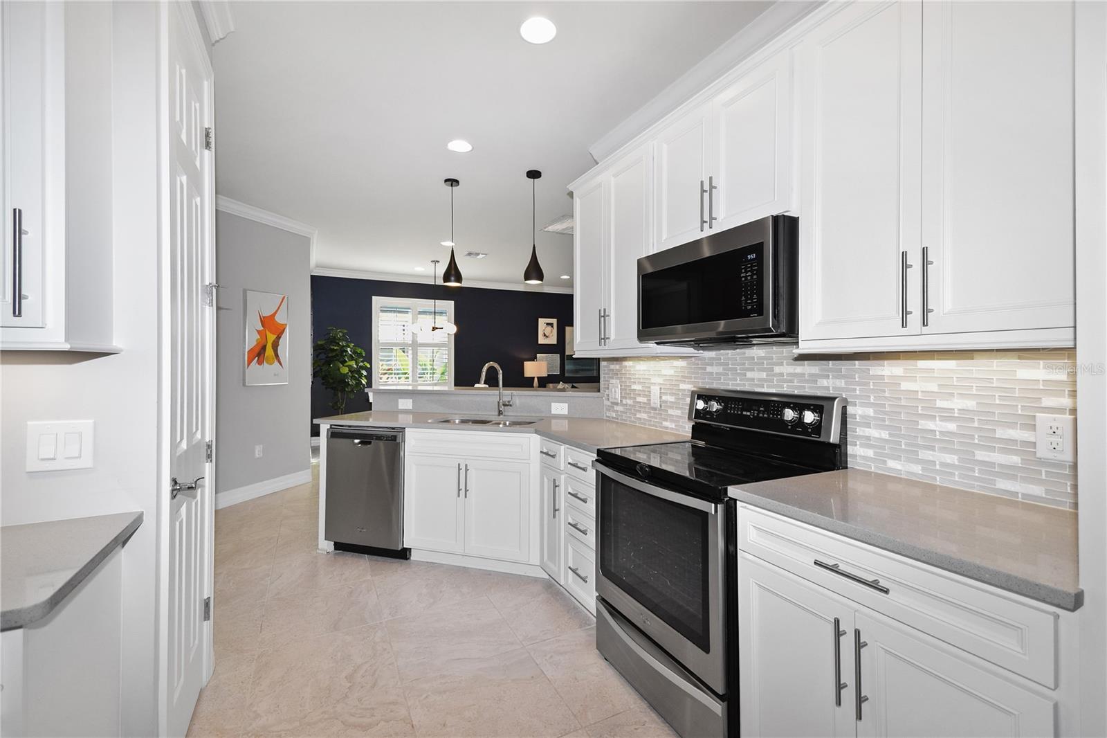 ISLANDWALK/WEST VLGS PH 4 - Residential