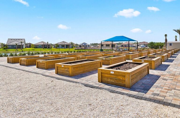 ISLANDWALK/WEST VLGS PH 4 - Residential