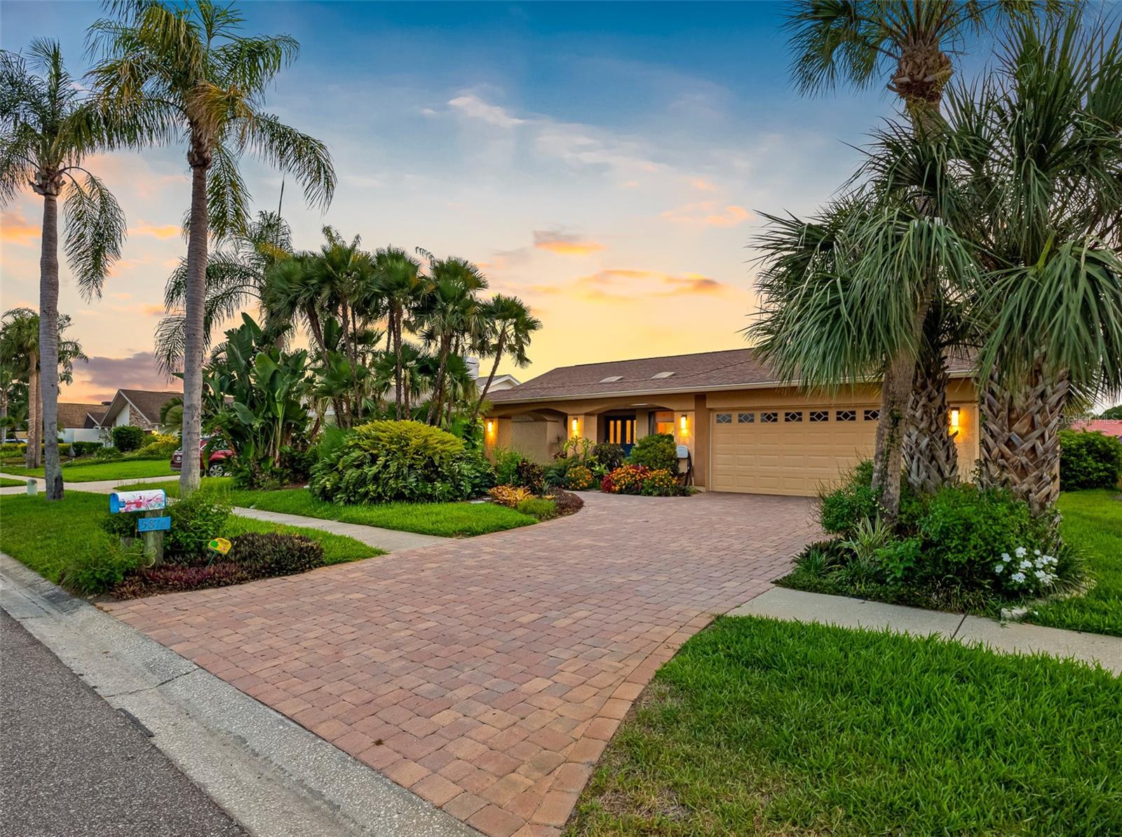 5816 DORY WAY