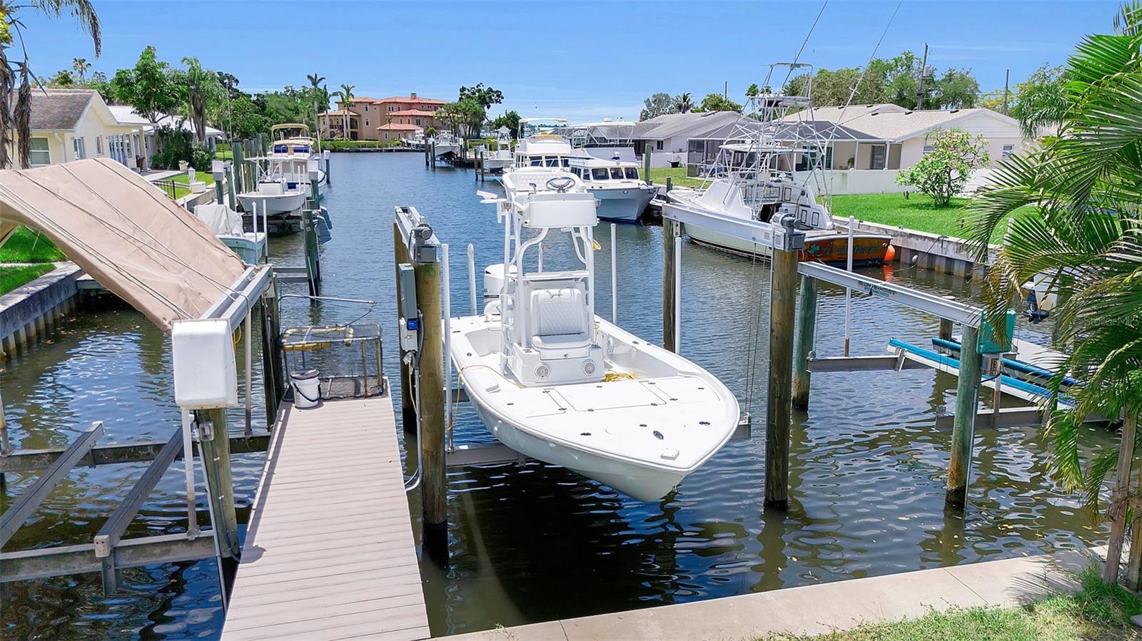 RIVERSIDE SHORES - Residential